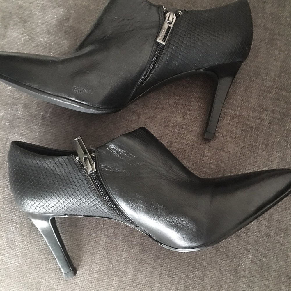 Black Ankle High Heels